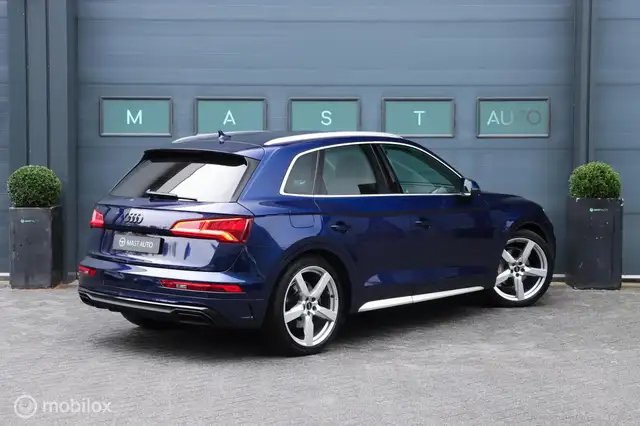 Audi Q5 view 7