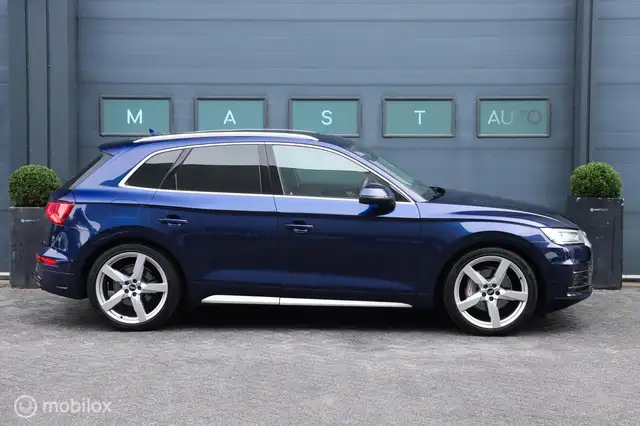 Audi Q5 view 5