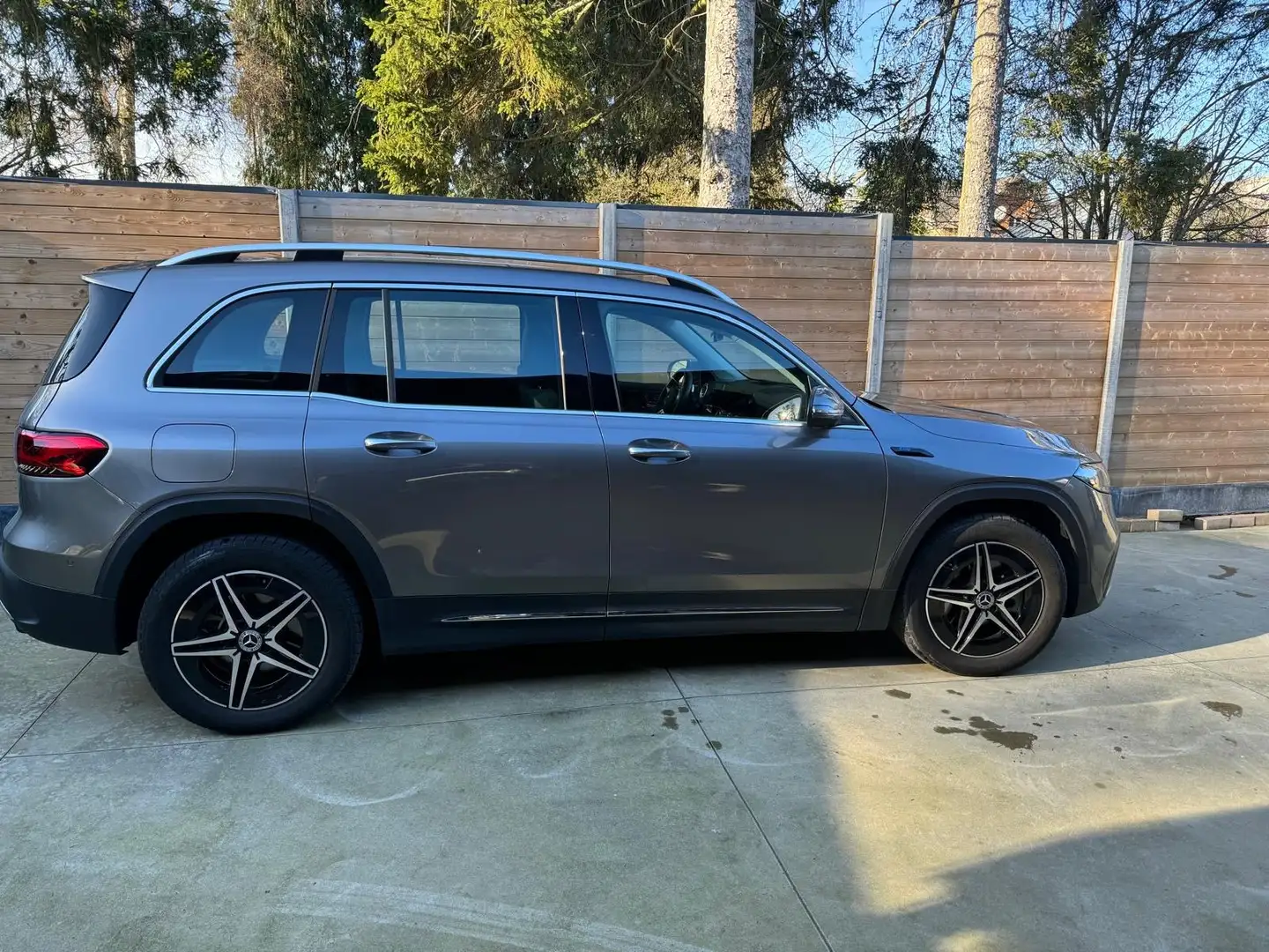 Mercedes-Benz EQB 300 EQB 300 4Matic AMG Line Gris - 1