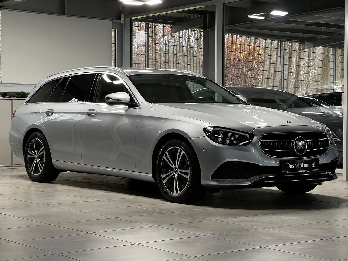 Mercedes-Benz E 200 T Avantgarde DISTRONIC+LED+FAHRASSISTENZ++ Silber - 2