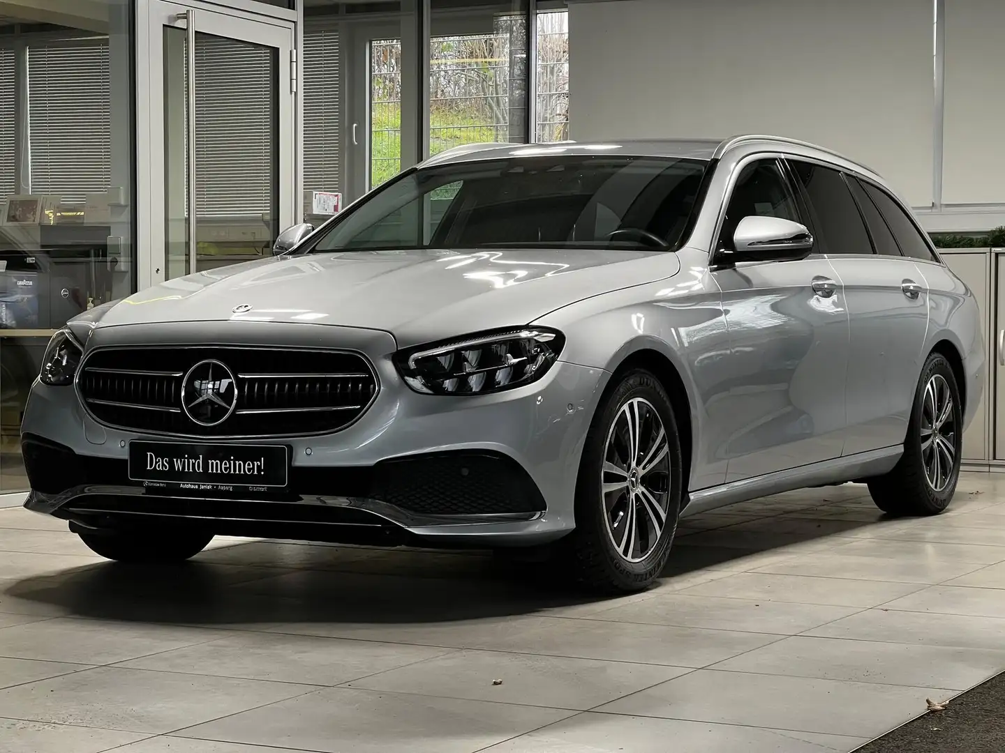 Mercedes-Benz E 200 T Avantgarde DISTRONIC+LED+FAHRASSISTENZ++ Silber - 1