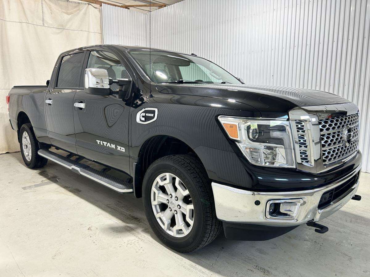 2016 Nissan Titan SL Diesel Crew Cab 4x4 Cuir Mags Marche Pieds GPS — снимка 1