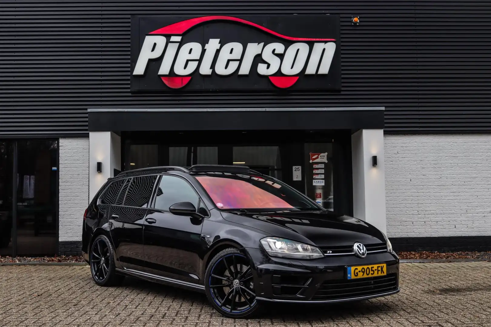 Volkswagen Golf Variant 2.0 TSI R 4Motion 411PK PANO DYN ACC Schwarz - 1