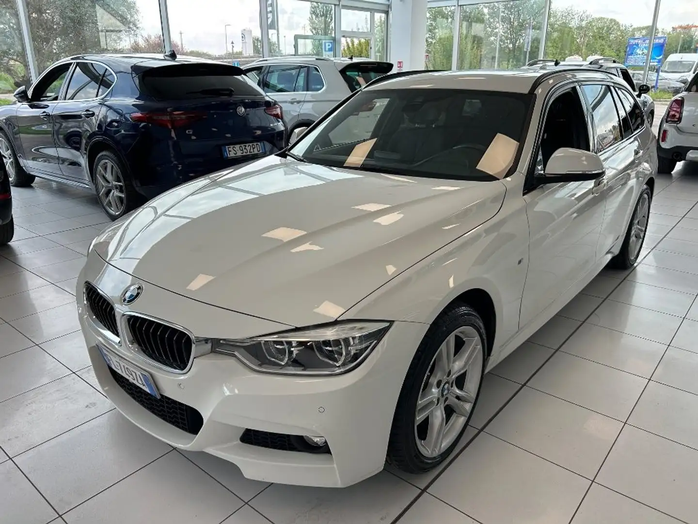 BMW 320 d xDrive Touring Msport Auto Bianco - 1