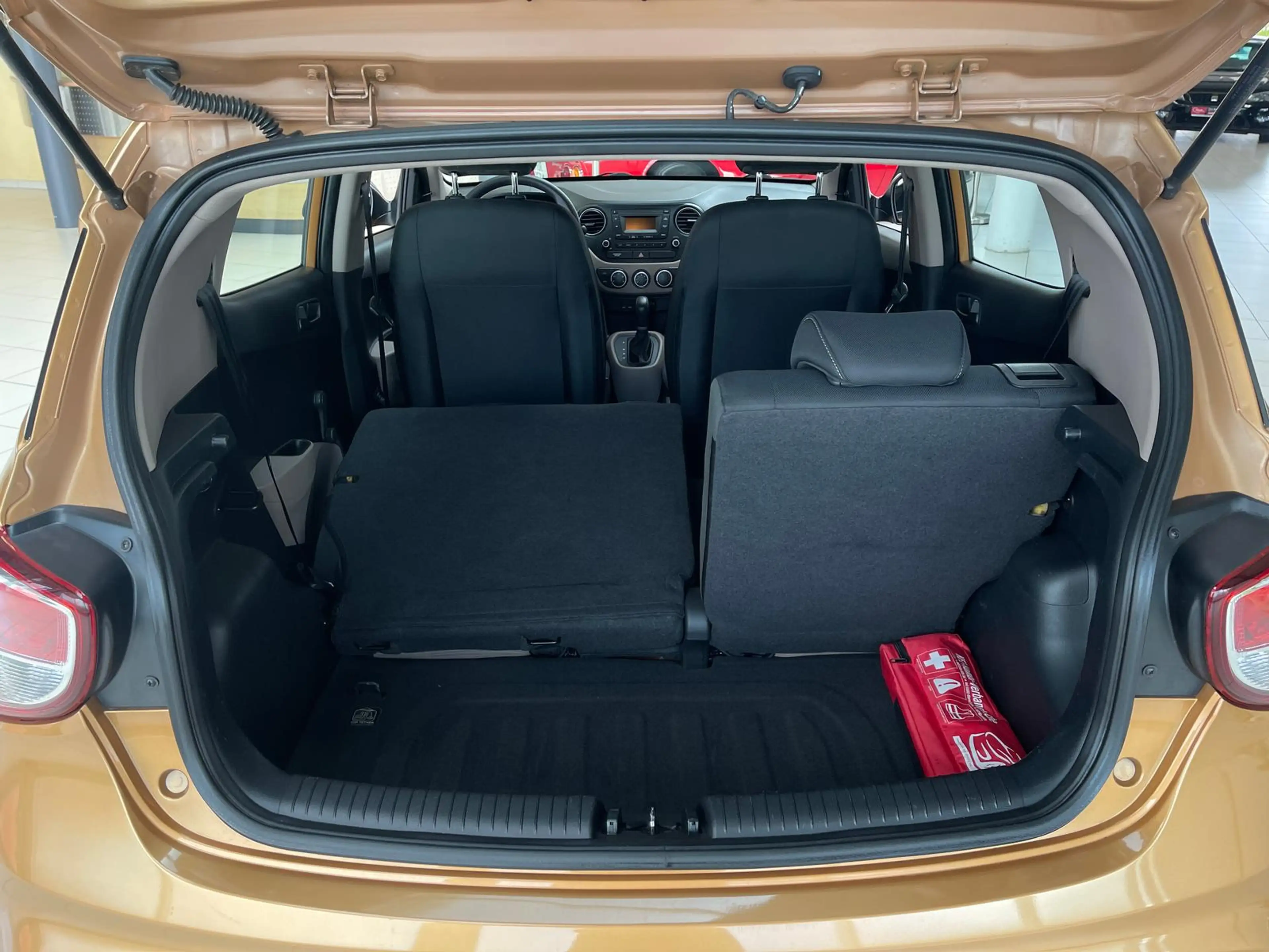 Hyundai i10 1.0 Classic+Automatik+Klima+Einparkhilfe+Zentralve — photo 15