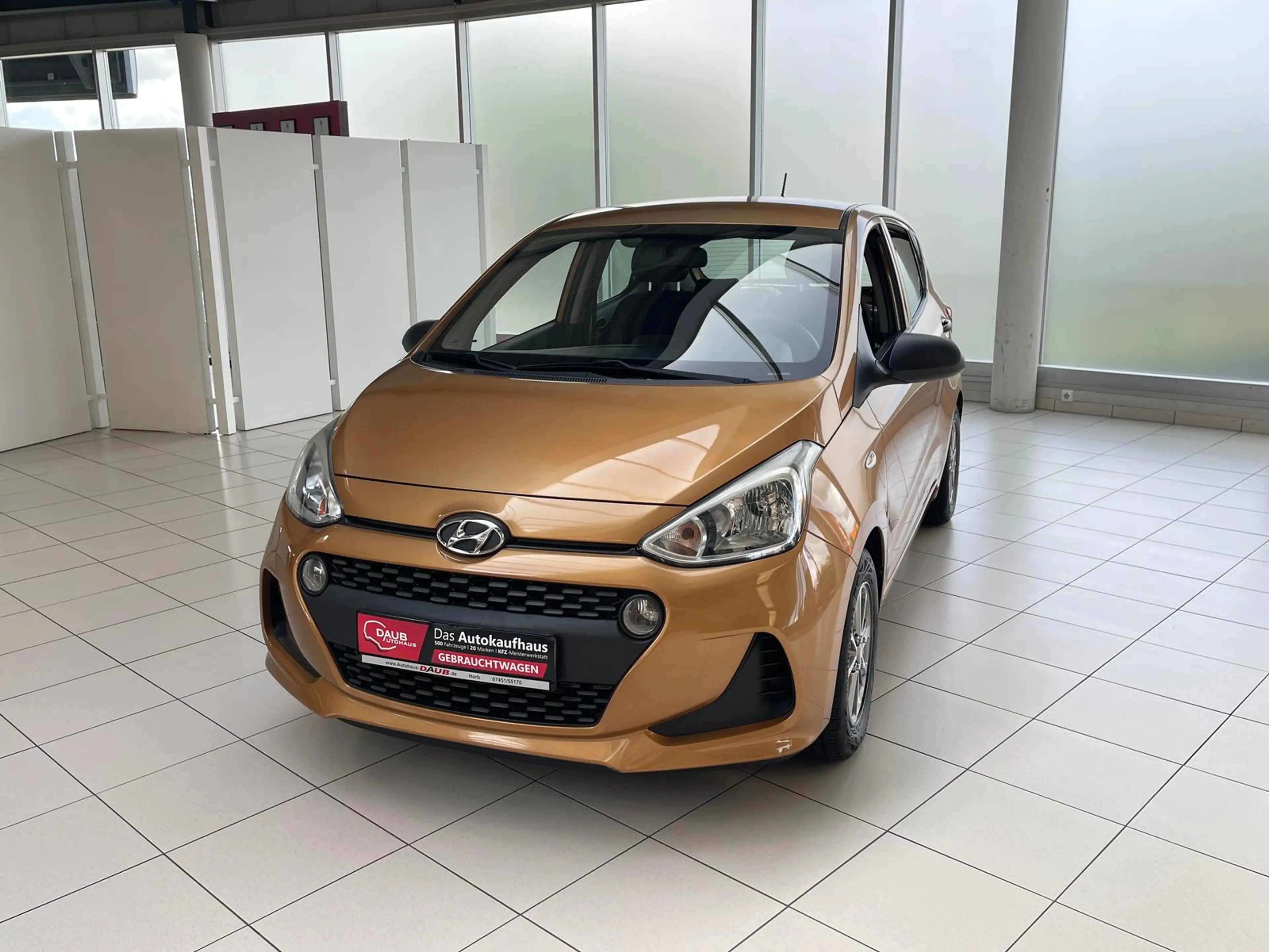 Hyundai i10 1.0 Classic+Automatik+Klima+Einparkhilfe+Zentralve — photo 2