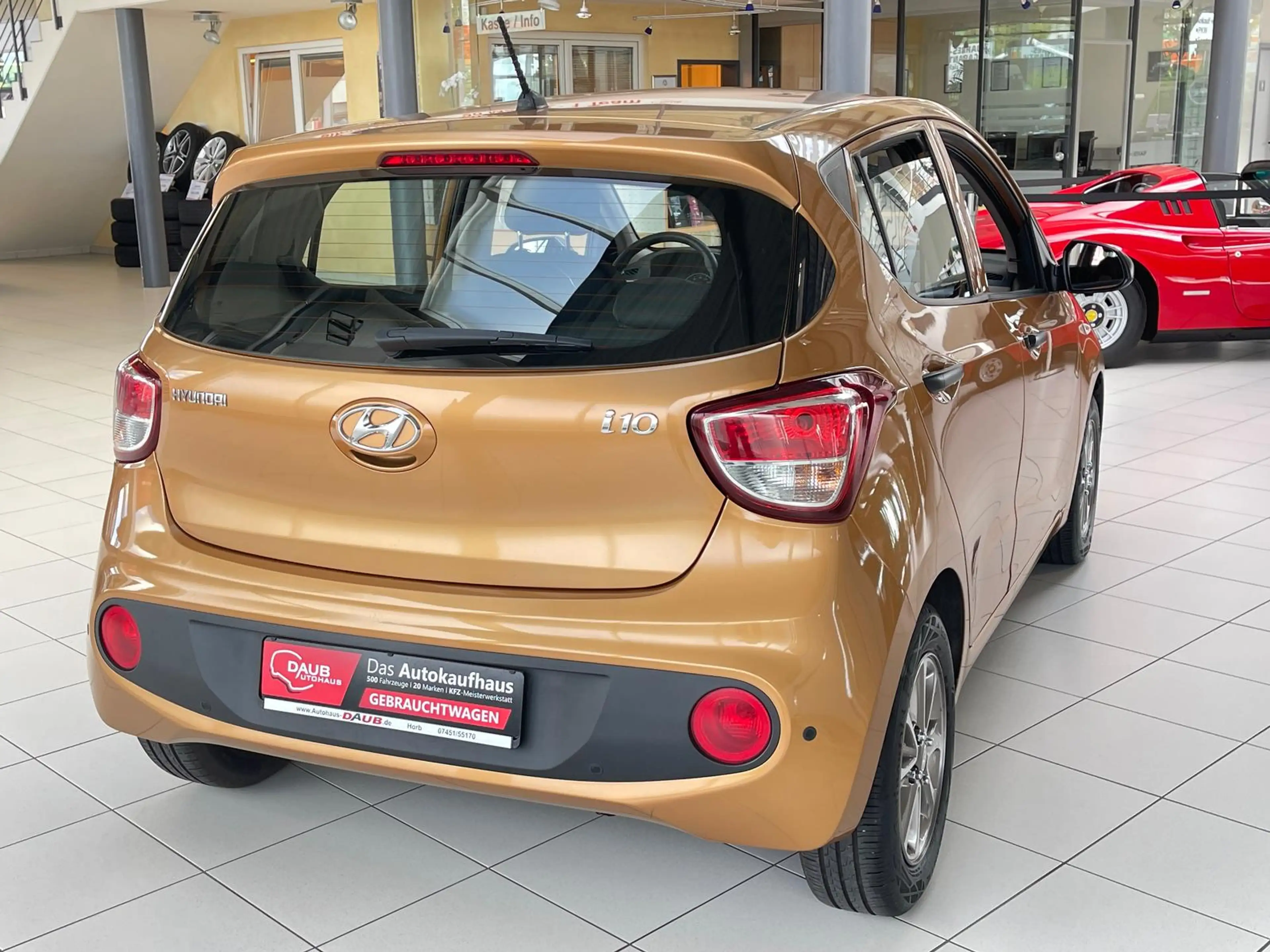 Hyundai i10 1.0 Classic+Automatik+Klima+Einparkhilfe+Zentralve — photo 5