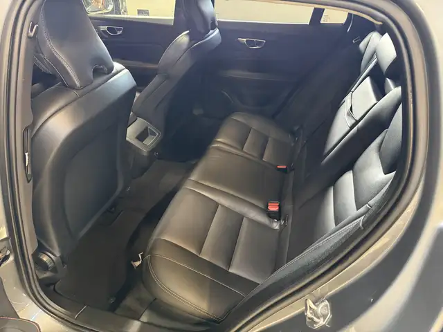 Volvo V60 view 9
