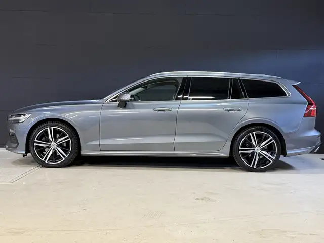 Volvo V60 view 3