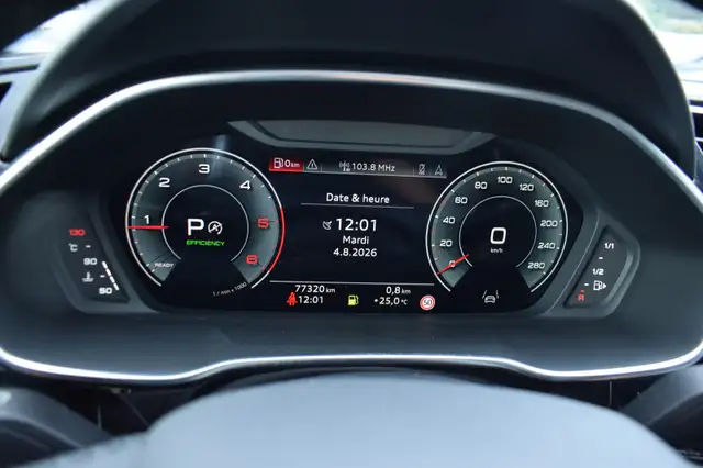 Audi Q3 view 3