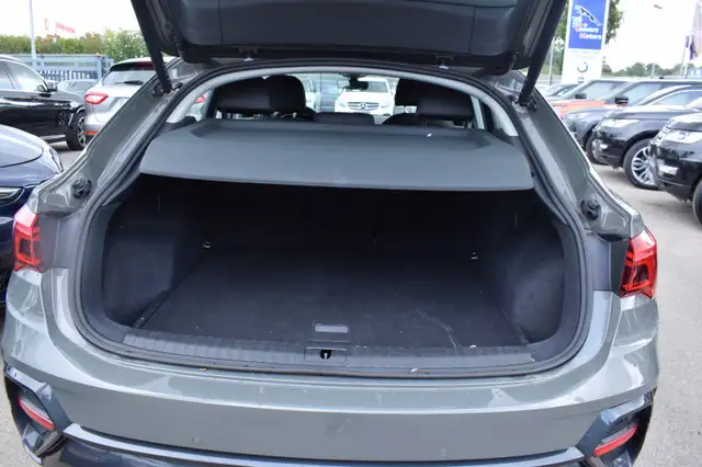 Audi Q3 view 15