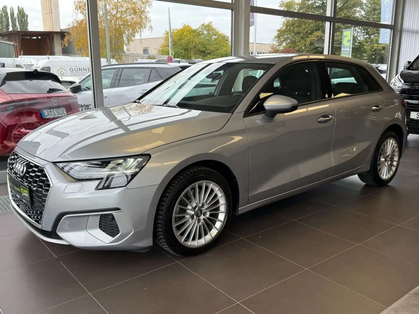 Audi A3 Sportback 35 1.5 TFSI MHEV advanced Sitzhz*PDC Zilver - 2