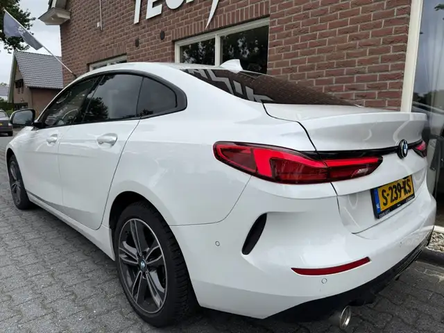BMW 2 Series view 12