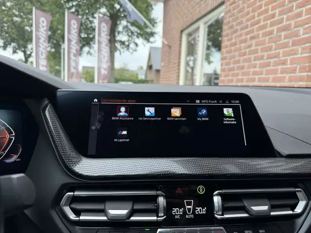 BMW 2 Series view 22