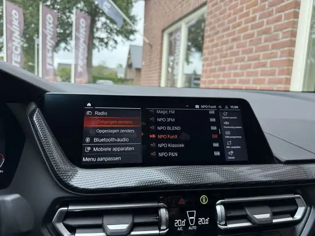 BMW 2 Series view 18