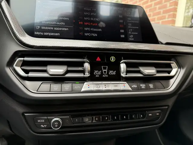 BMW 2 Series view 17