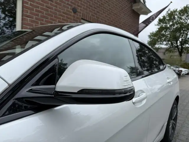 BMW 2 Series view 16