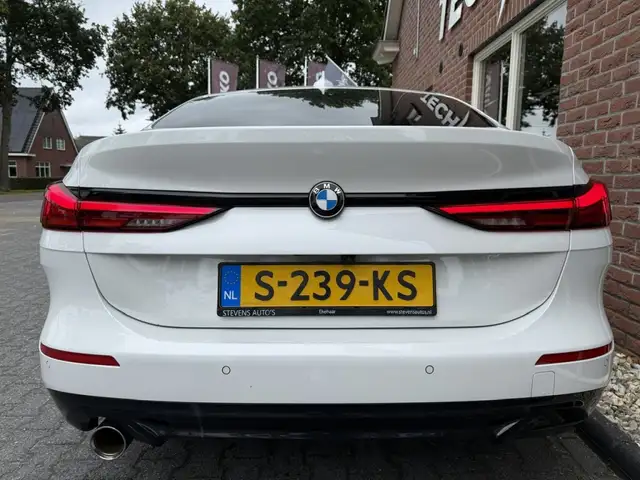 BMW 2 Series view 11