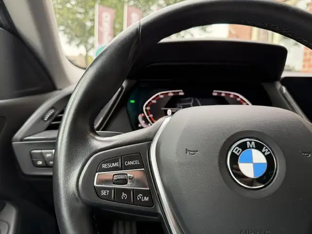 BMW 2 Series view 29