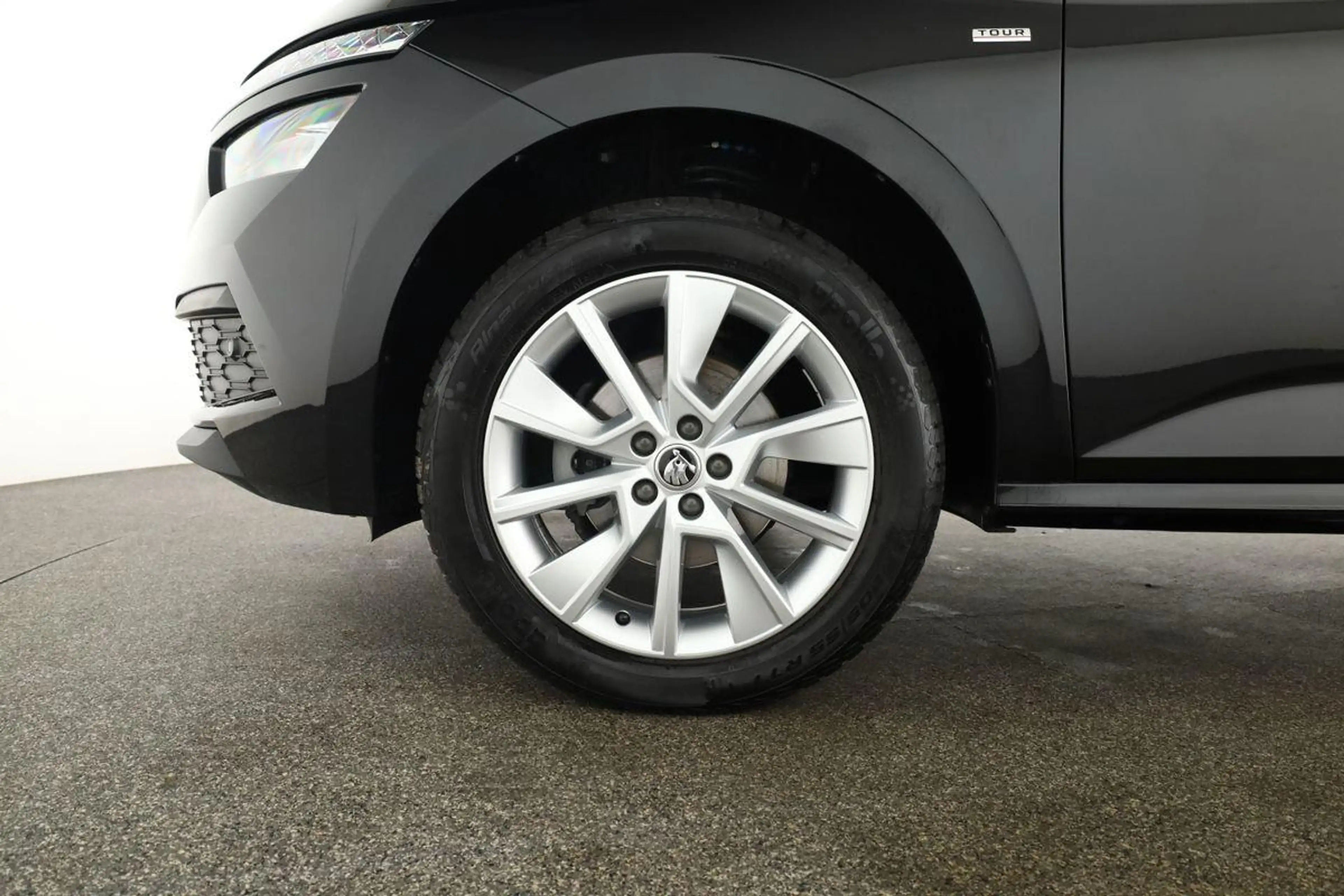 Skoda Kamiq 1.0 TSI DSG Tour LED Pano SmartLink Kam +3 — photo 7