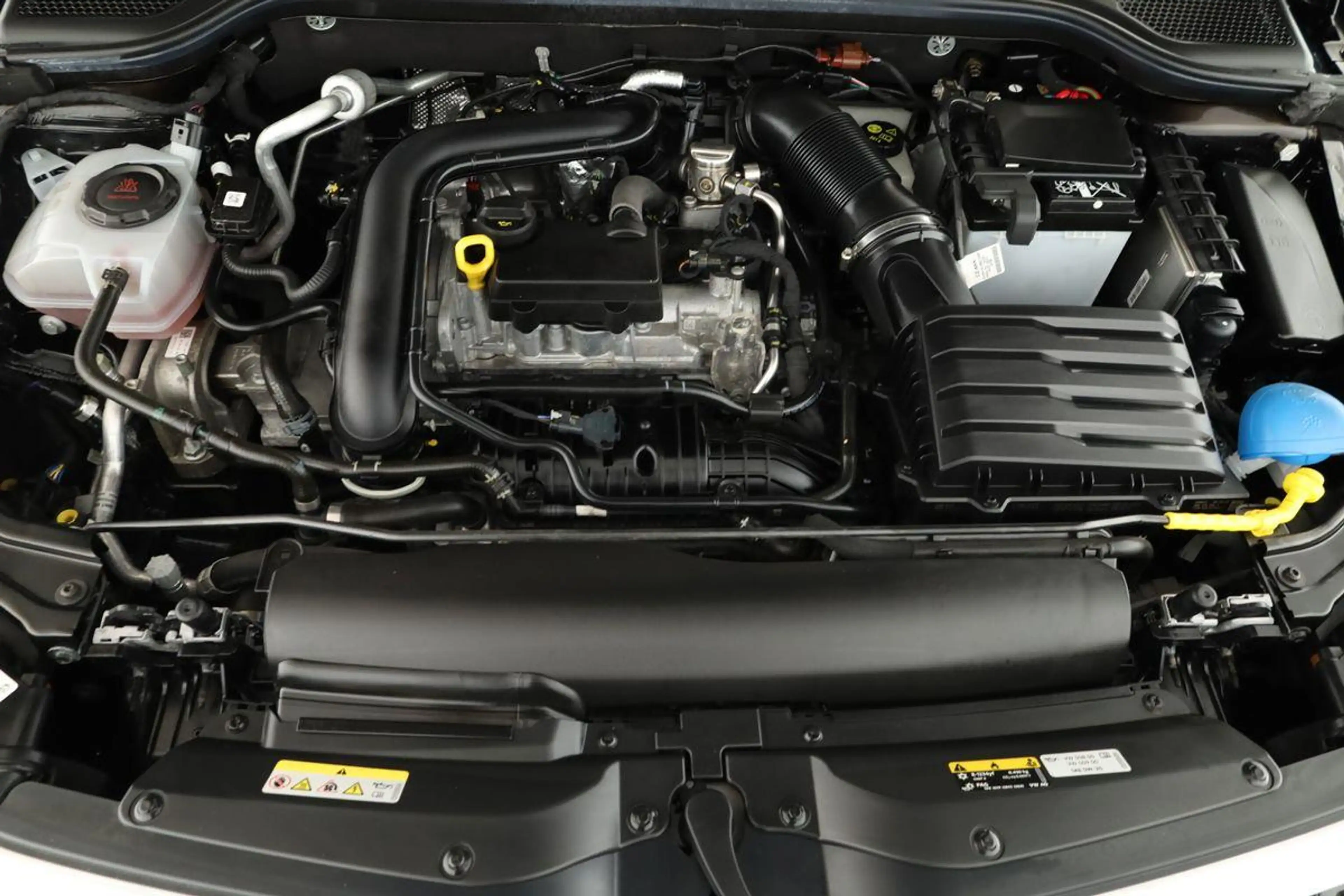 Skoda Kamiq 1.0 TSI DSG Tour LED Pano SmartLink Kam +3 — photo 8