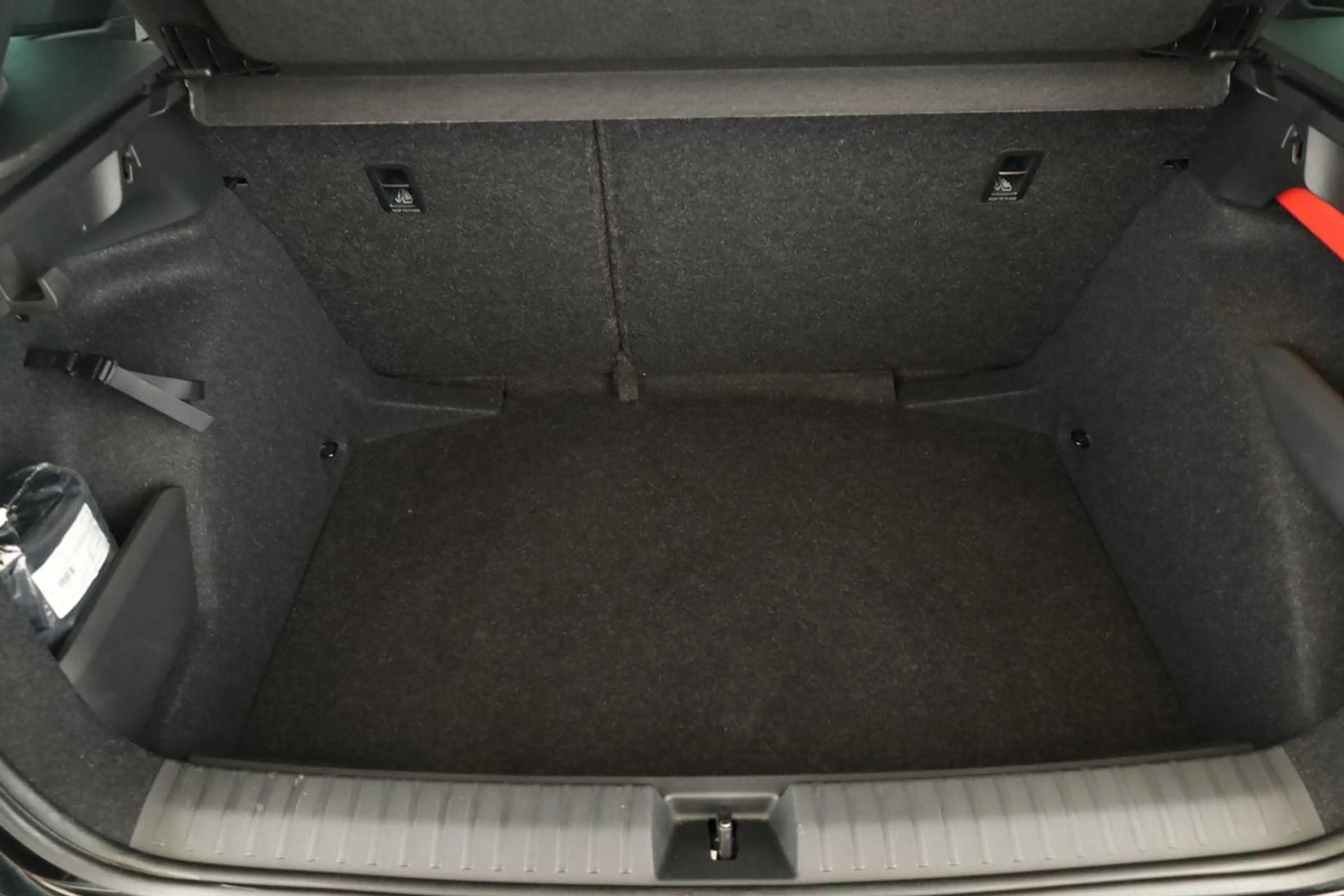 Skoda Kamiq 1.0 TSI DSG Tour LED Pano SmartLink Kam +3 — photo 10