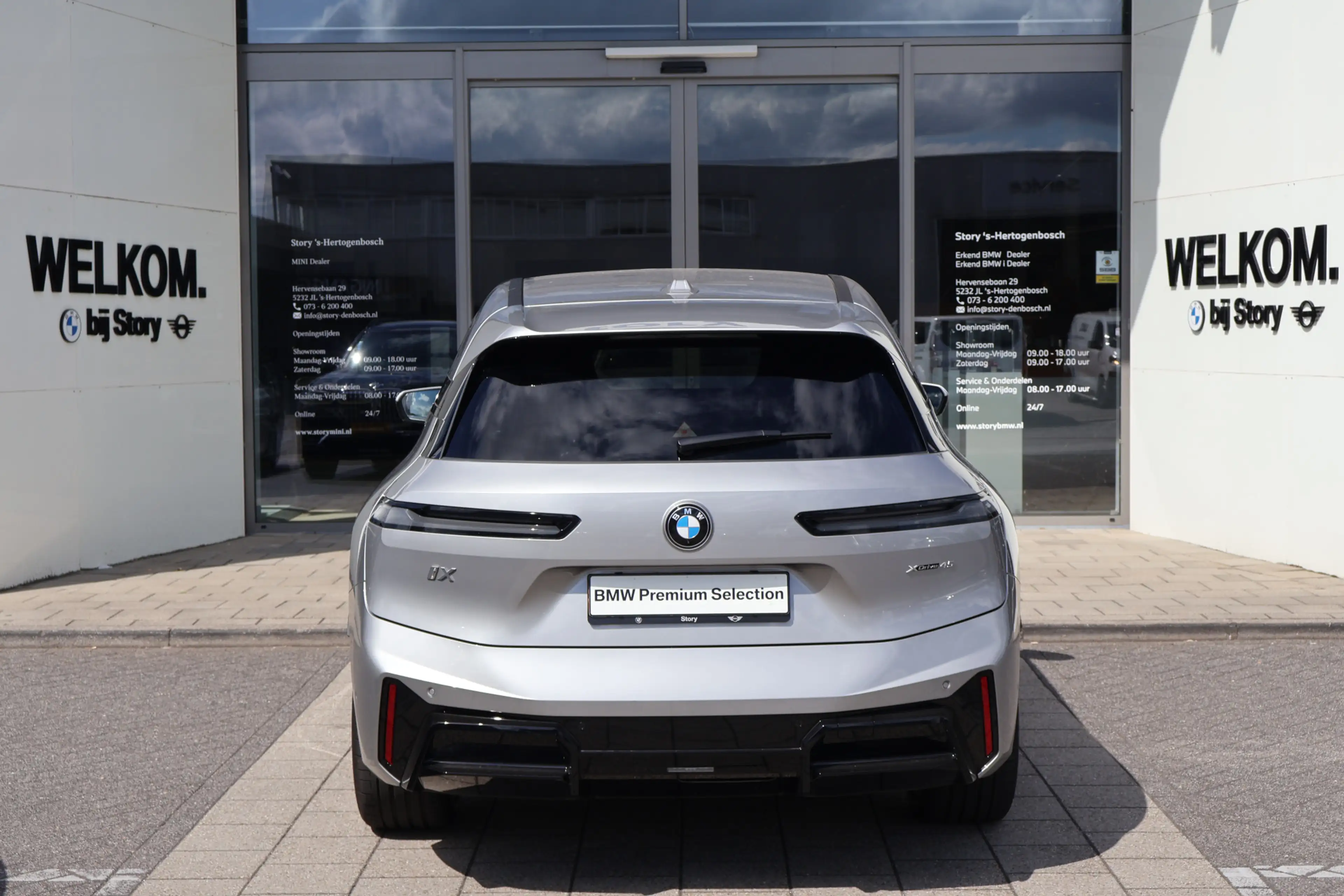 BMW iX xDrive45 101 kWh — photo 10