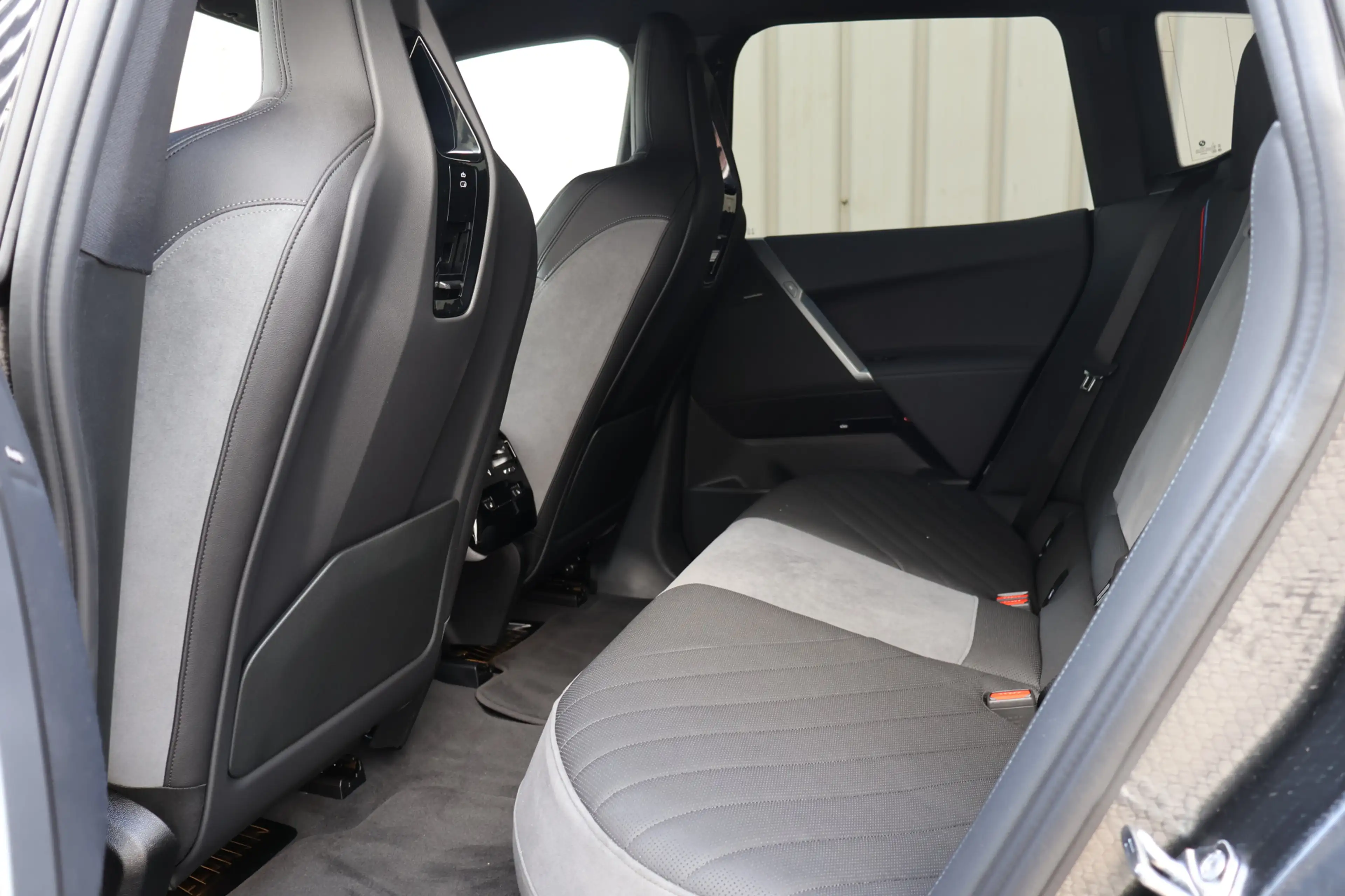 BMW iX xDrive45 101 kWh — photo 6