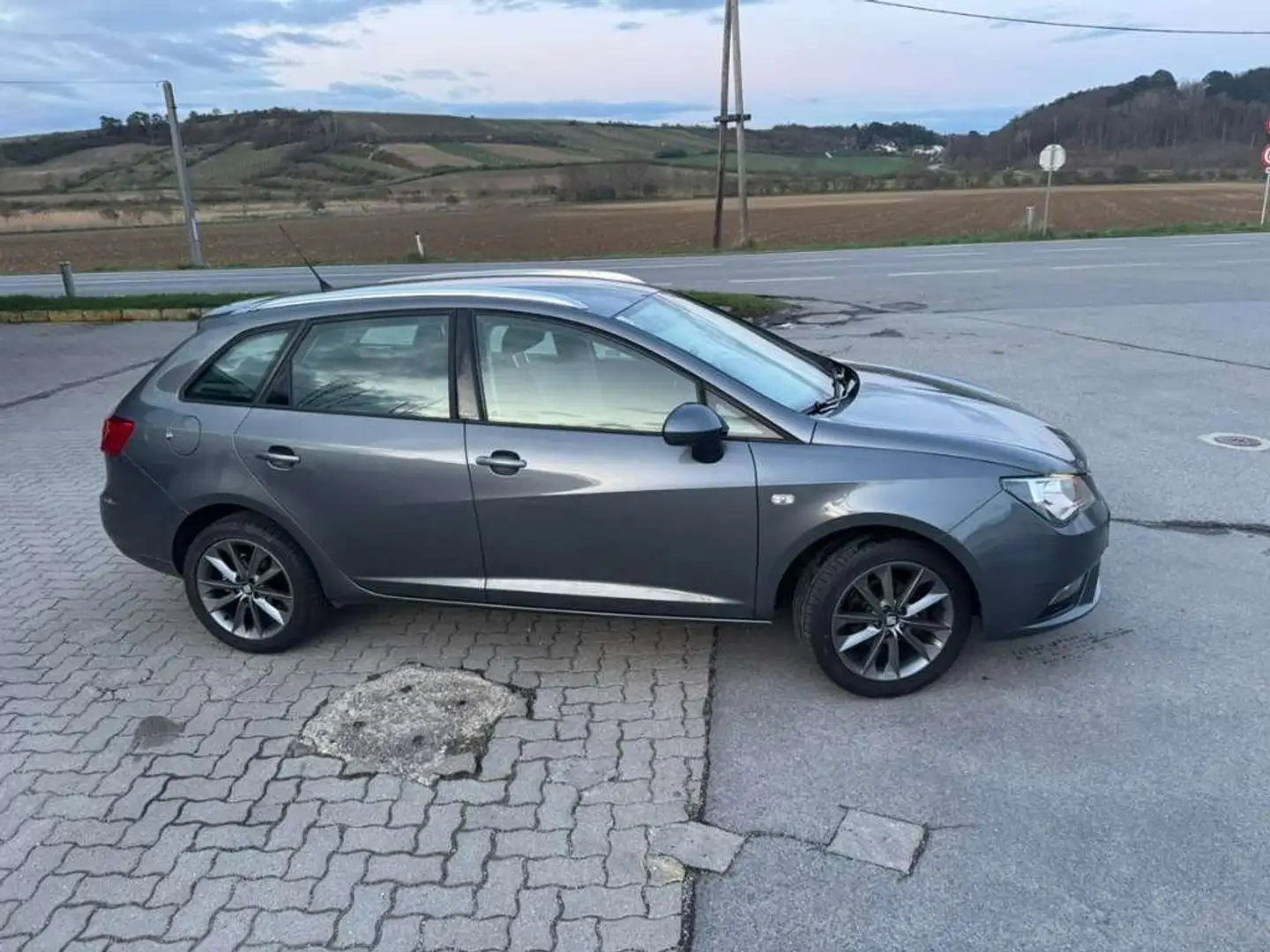 SEAT Ibiza Ibiza ST Chili Grau - 1