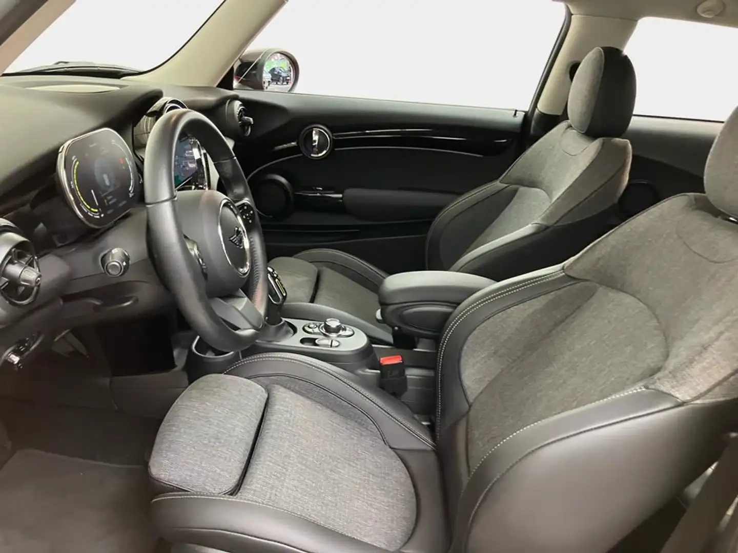 MINI Cooper SE Classic Trim Rot - 1