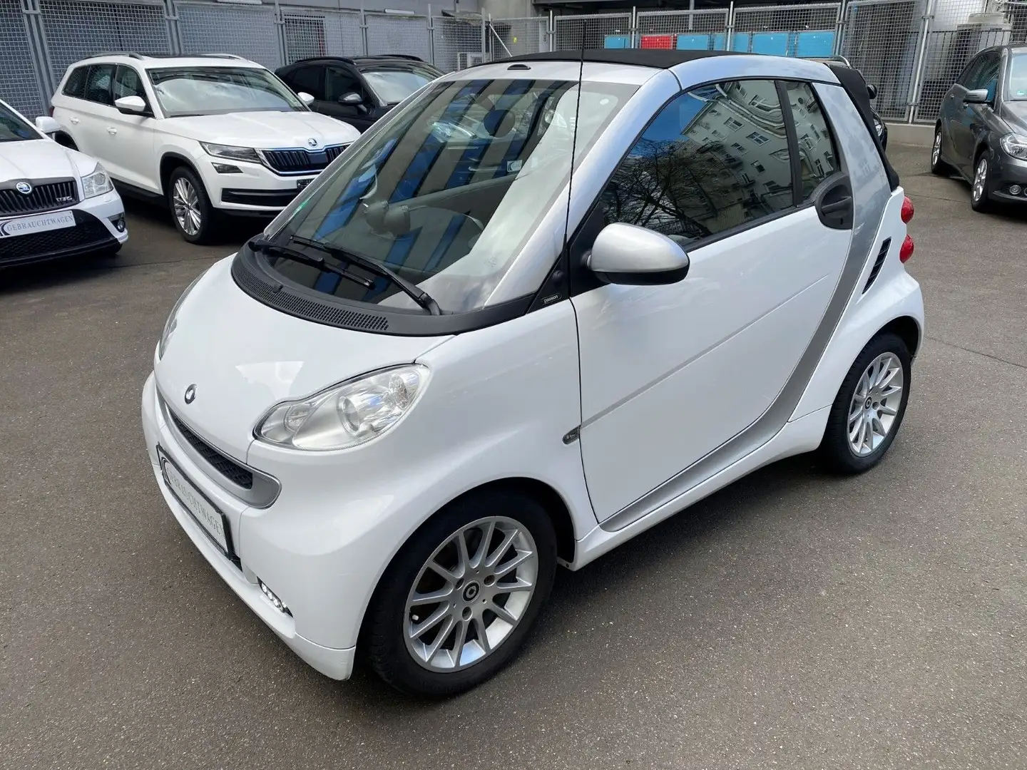 smart forTwo fortwo cabrio Passion Aut/LED/Sitzh/USB/LM/2Hd Wit - 1