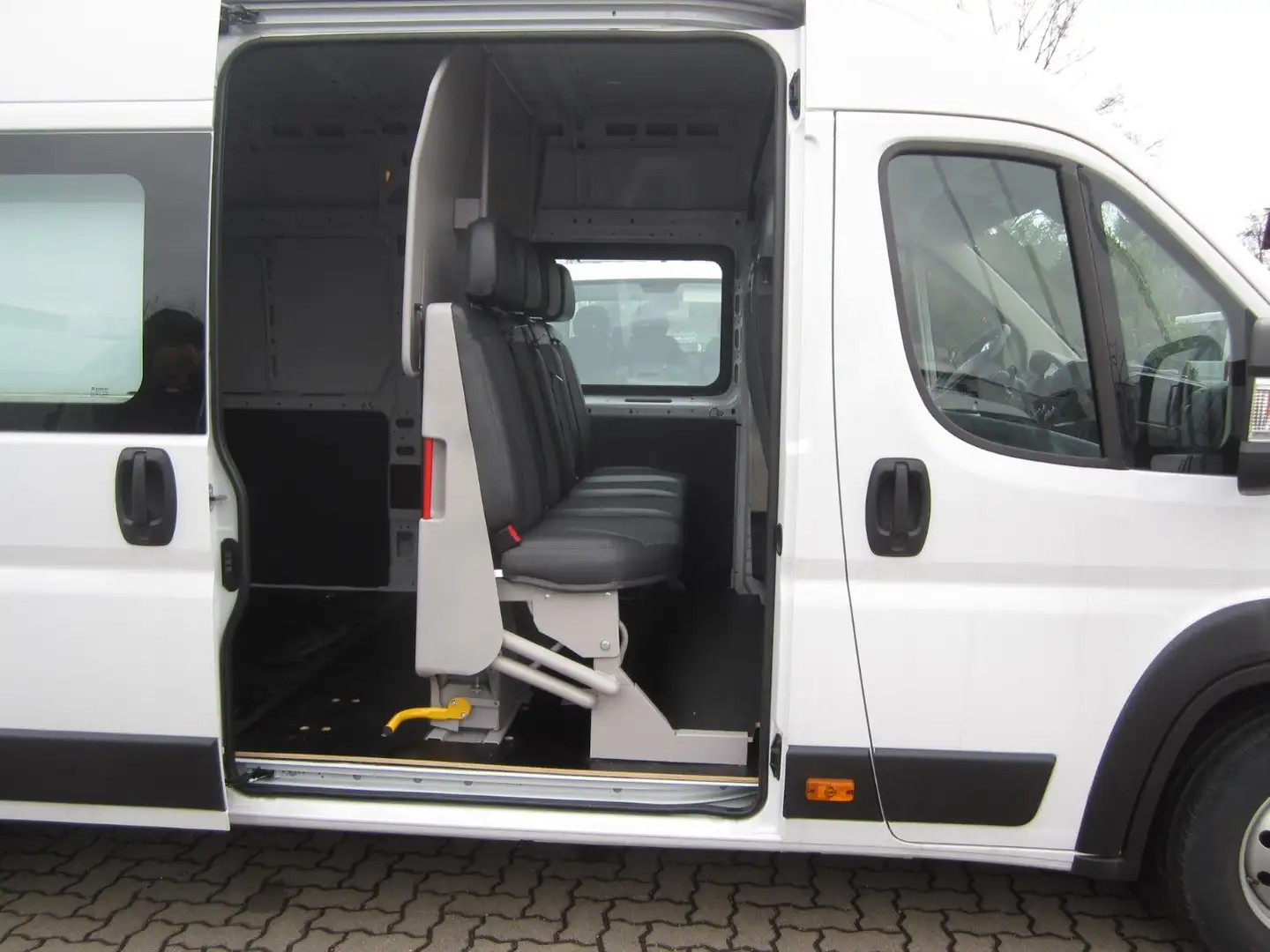 Peugeot Boxer 7 Sitze mit verstellbare Sitzbank Alb - 1