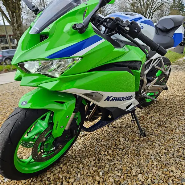 Kawasaki NINJA ZX-4RR - foto 4