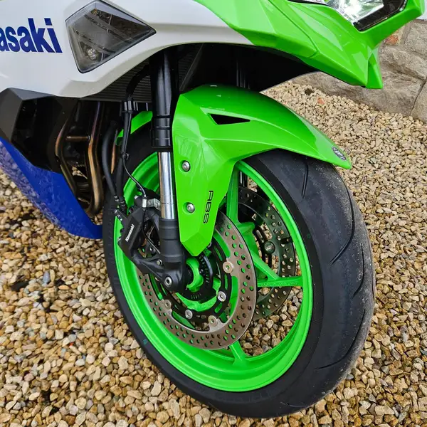 Kawasaki NINJA ZX-4RR - foto 2