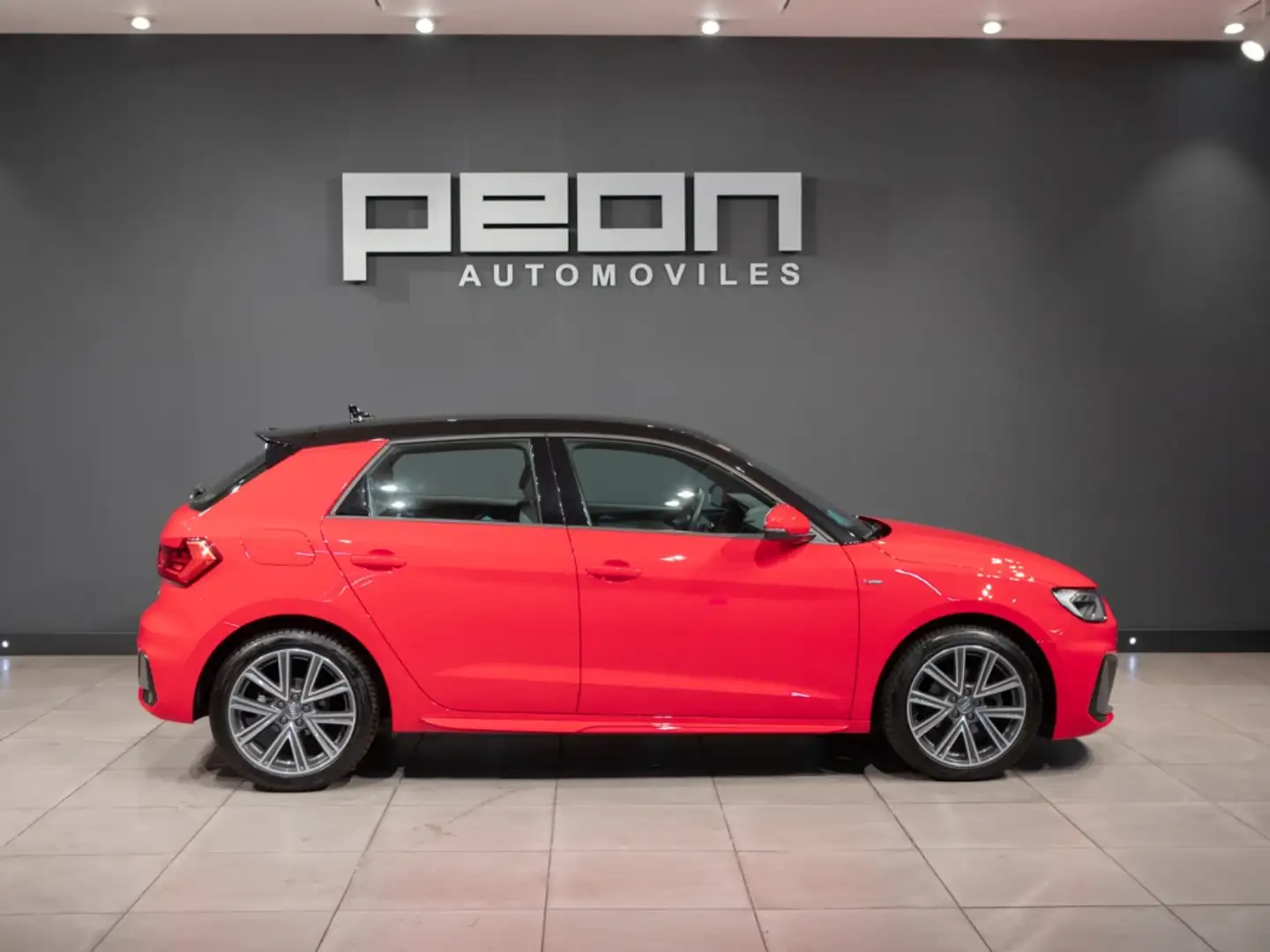 Audi A1 Sportback 35 TFSI S line S tronic Rojo - 2