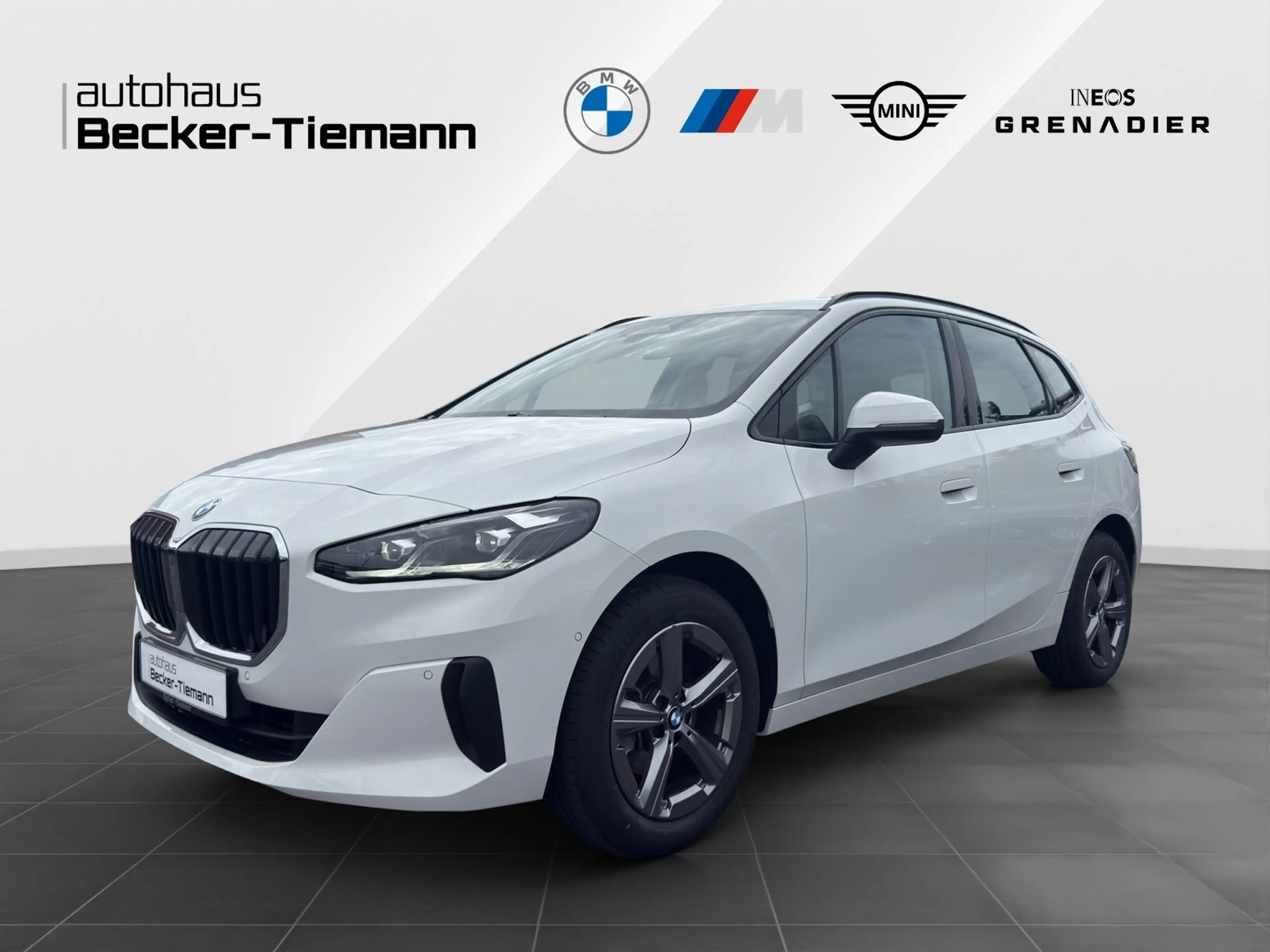 BMW 220 i Active Tourer *AHK*ADAPT LED*KAMERA*KEYLESS*WIRE