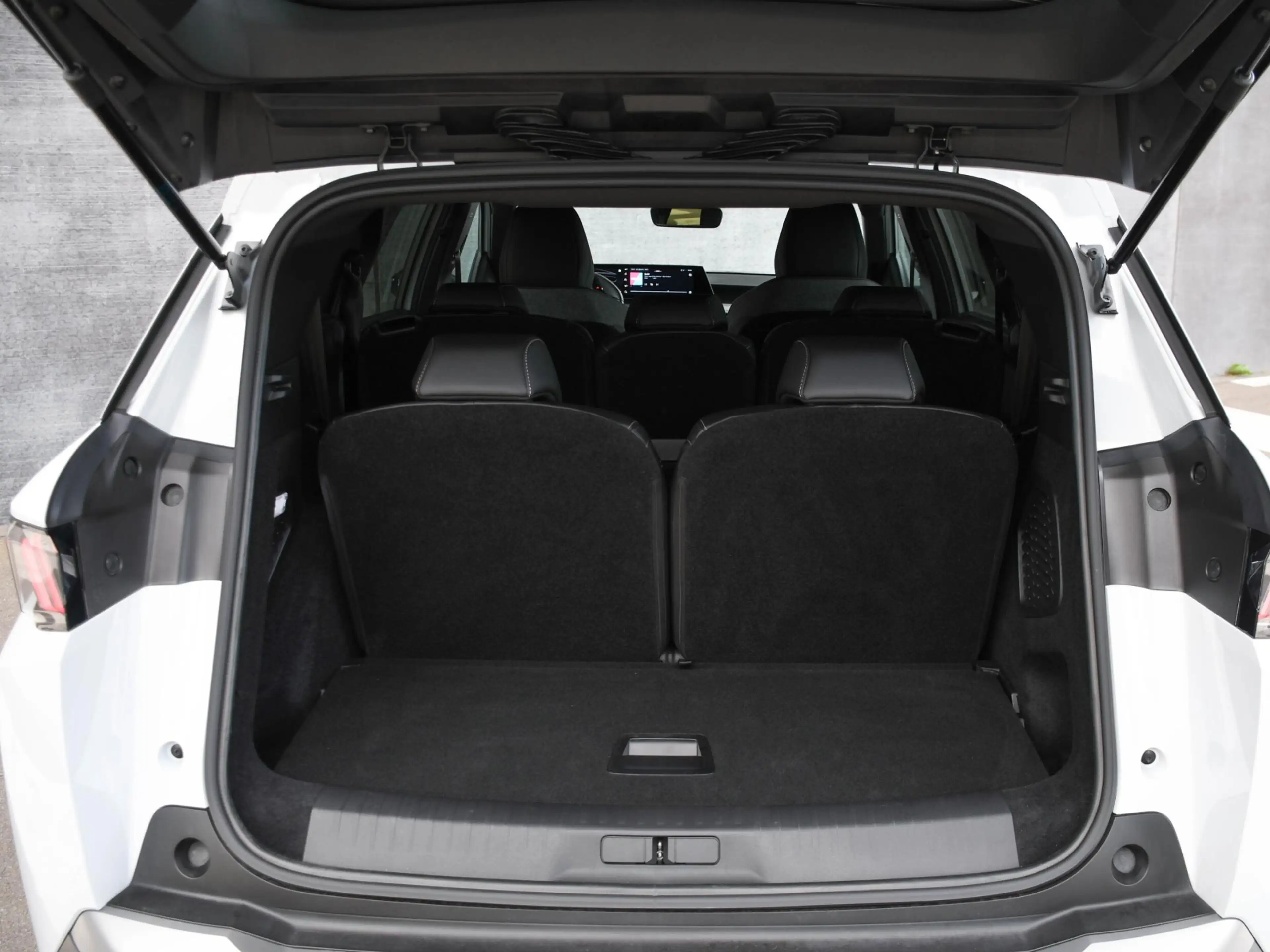 Peugeot 5008 Allure 1.6 Plug-in Hybrid 195pk Automaat 7-Peroons — photo 14