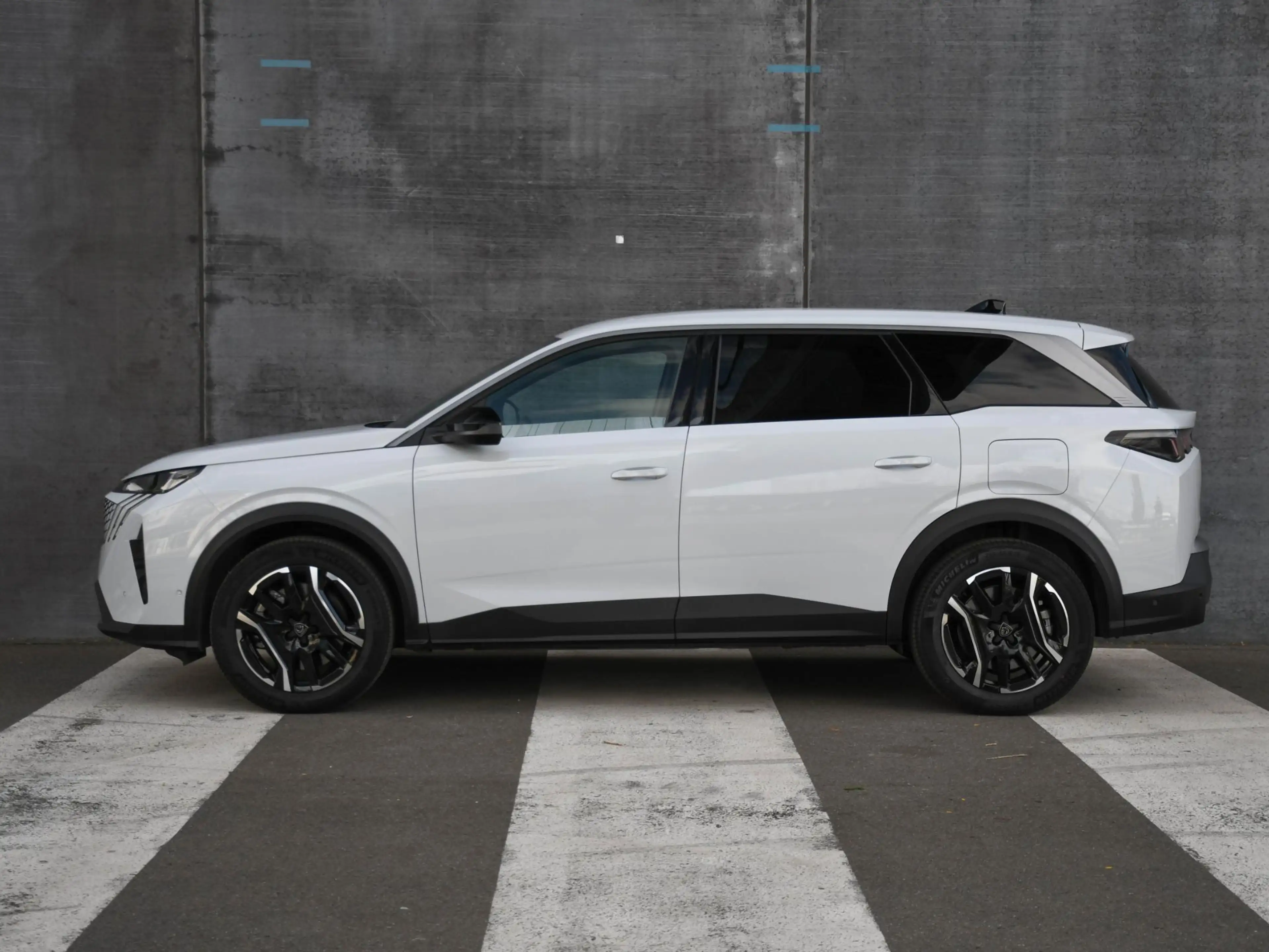 Peugeot 5008 Allure 1.6 Plug-in Hybrid 195pk Automaat 7-Peroons — photo 3