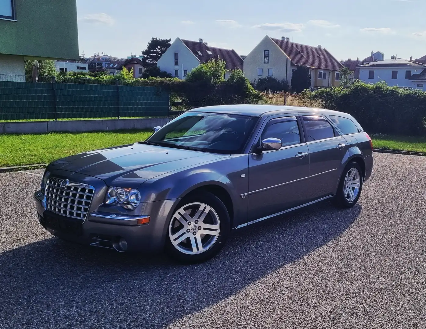 Chrysler 300C 3,0 V6 CRD Executive Aut./Servicegepflegt/Pickerl/ Gris - 1
