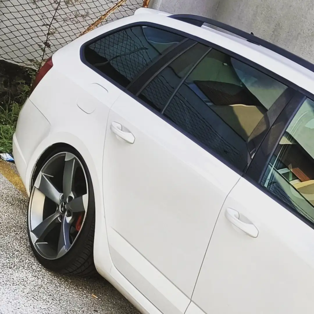 Skoda Octavia Wagon 2.0 tdi cr RS dsg Bianco - 2