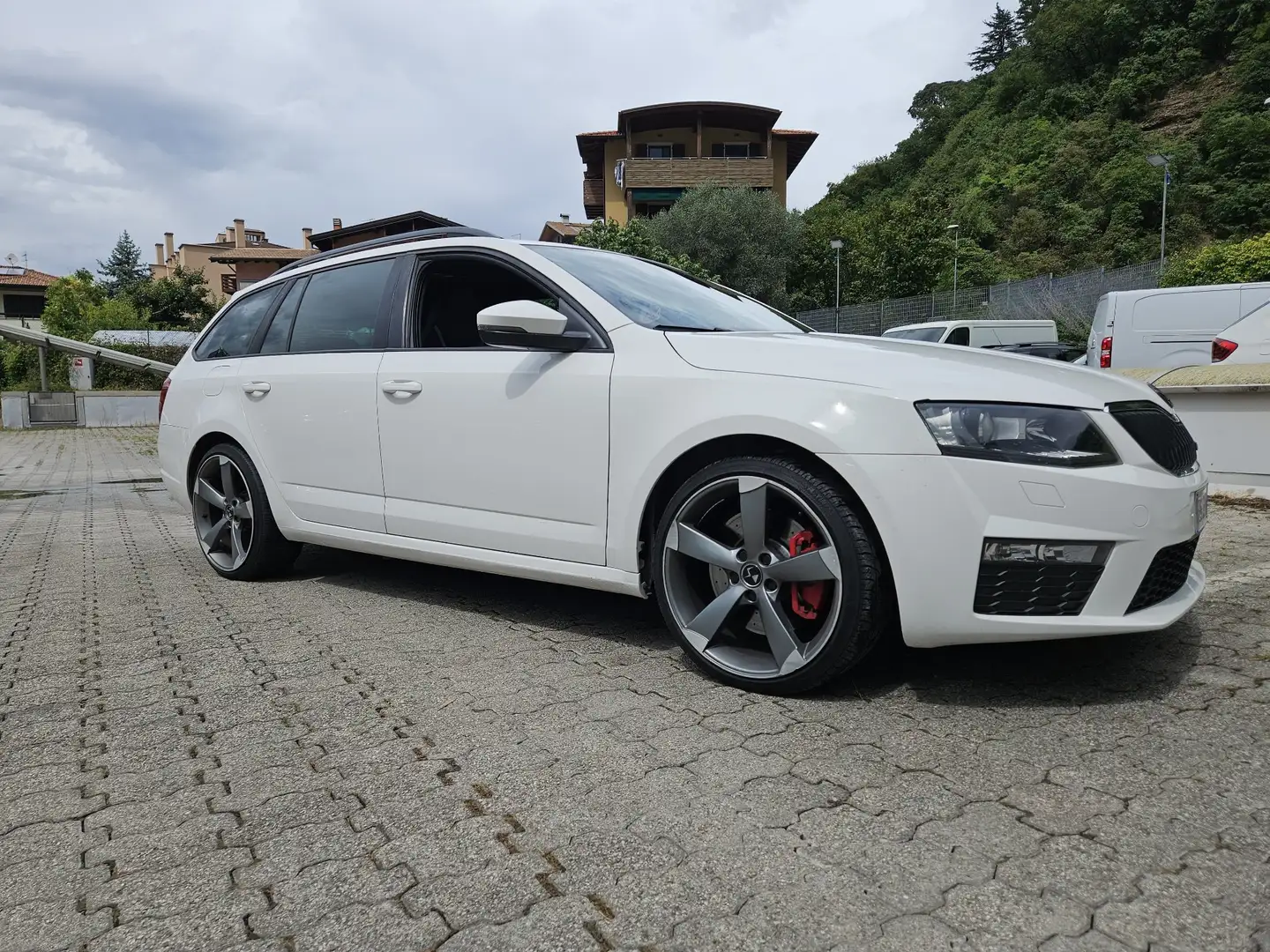 Skoda Octavia Wagon 2.0 tdi cr RS dsg Bianco - 2