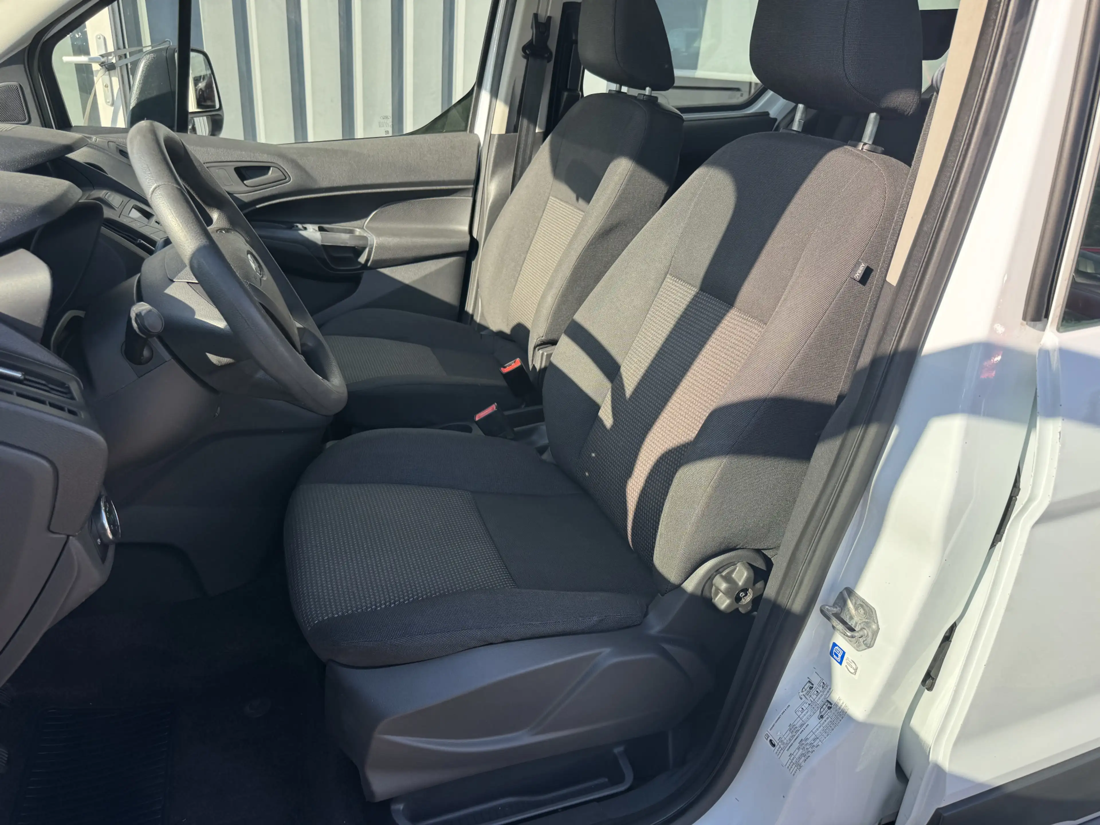 Ford Tourneo Connect Compact 1.0 Trend — photo 6