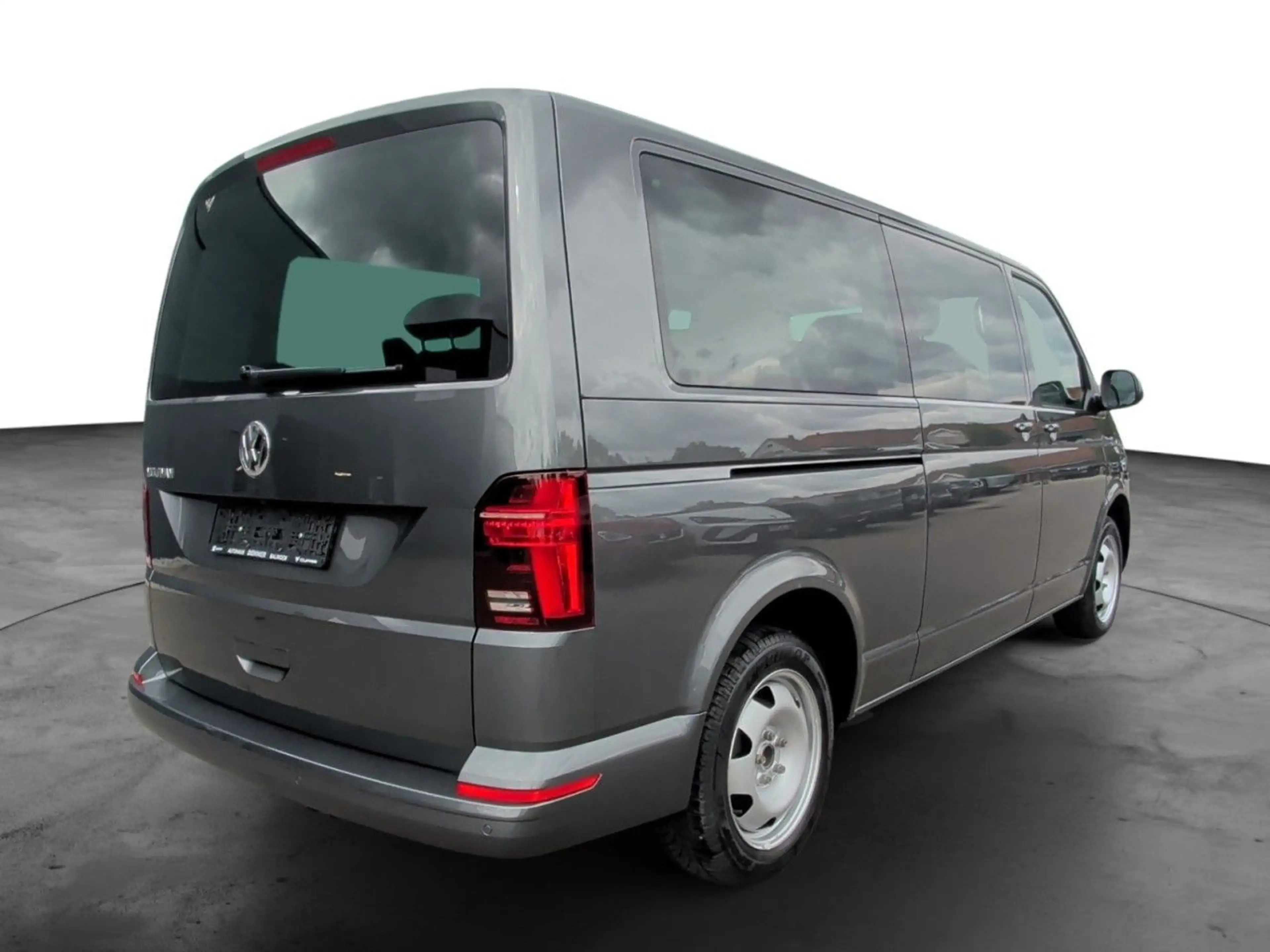 Volkswagen T6.1 Multivan Comfortline lang 8Sitze+8fach+LEDER Klima Navi — photo 6