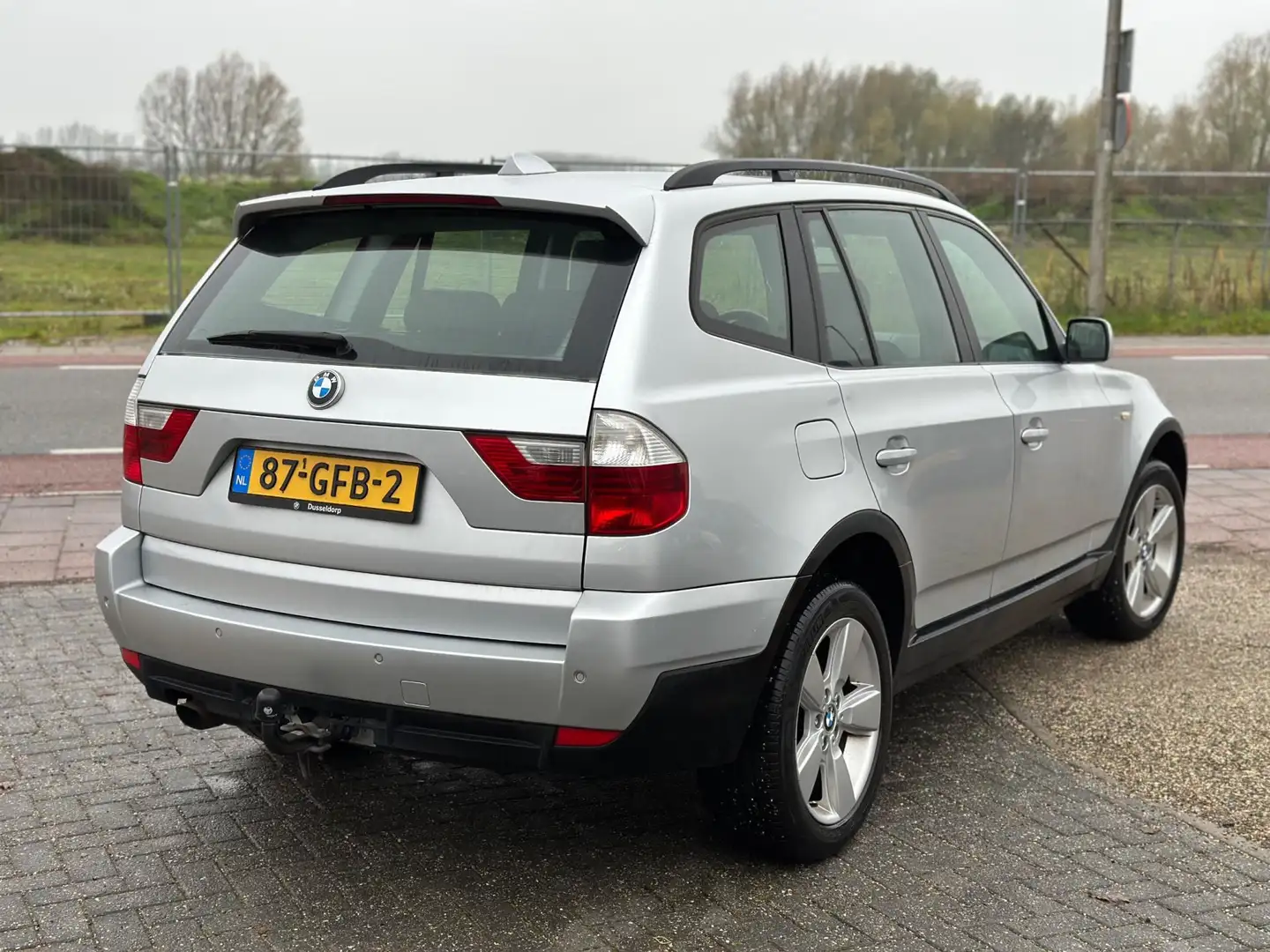 BMW X3 2.0i Business Line nette auto ! Gris - 2