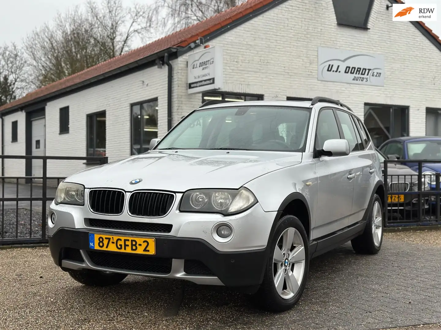 BMW X3 2.0i Business Line nette auto ! Gris - 1