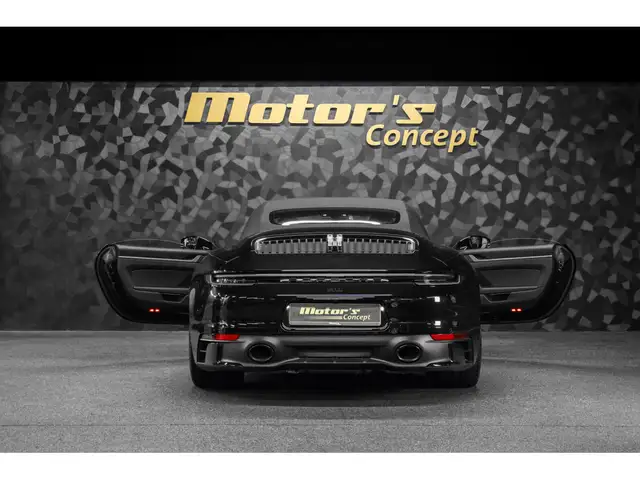 Porsche 992 view 5