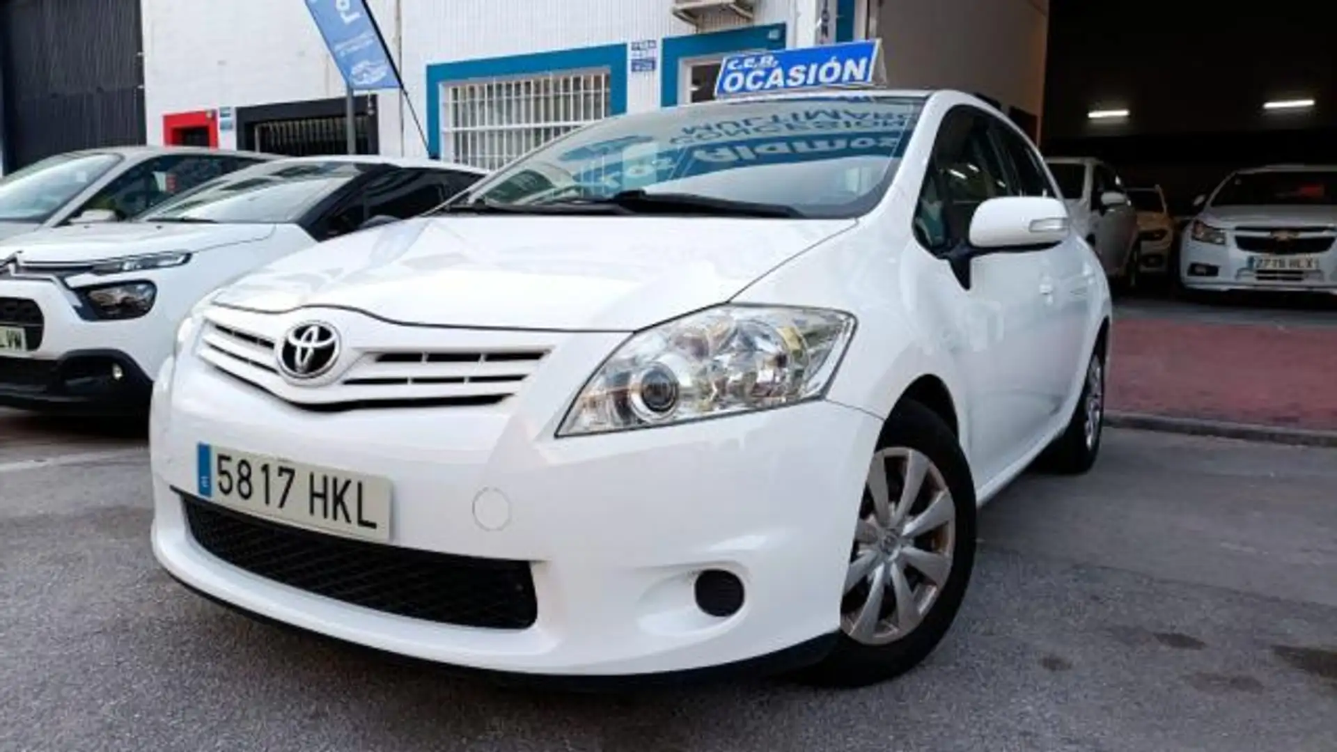 Toyota Auris 90D Active Confortdrive Blanc - 2