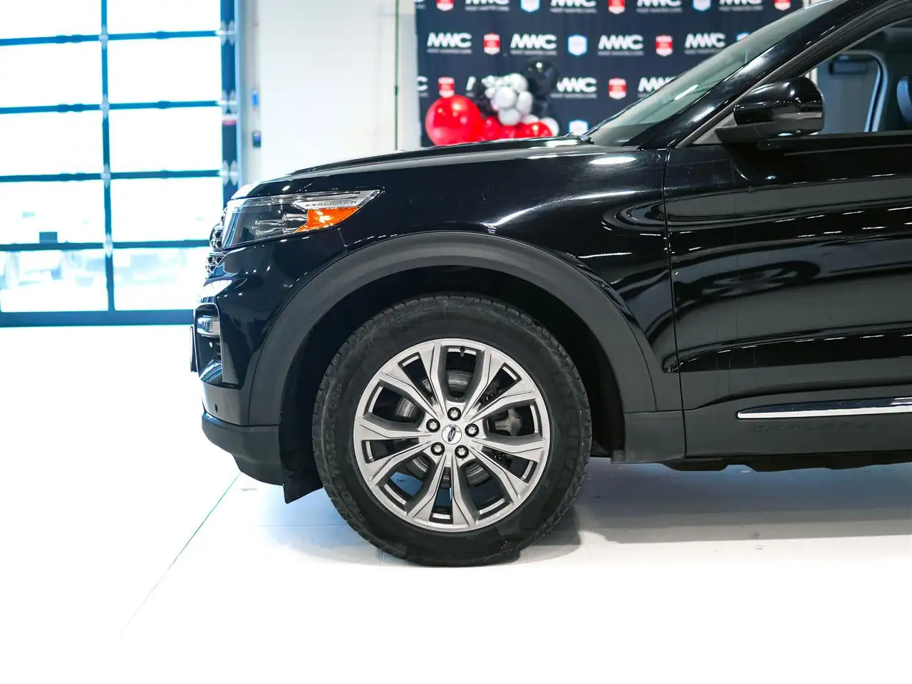Ford Explorer снимка Ford Explorer