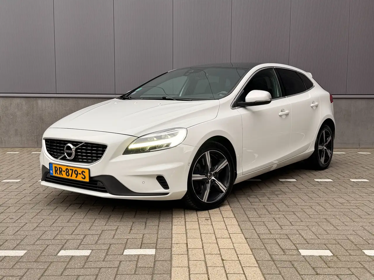 Volvo V40