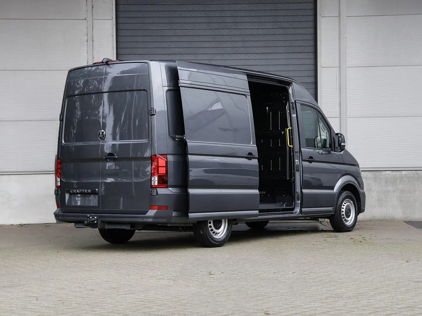 Volkswagen Crafter Bedrijfswagens 35 2.0 TDI 140pk Highline L3H3 · Ca Grijs - 2